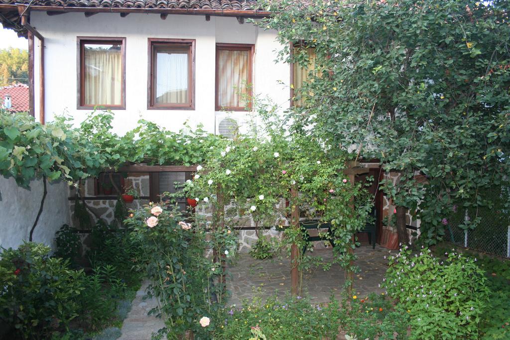Hotel Todorova House Zlatograd Esterno foto